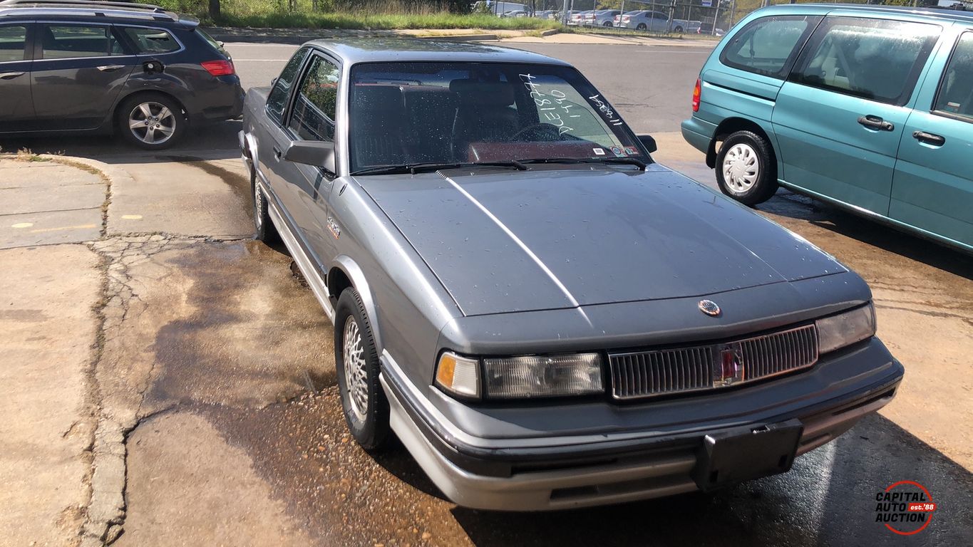 1990 OLDSMOBILE Cutlass Ciera 0