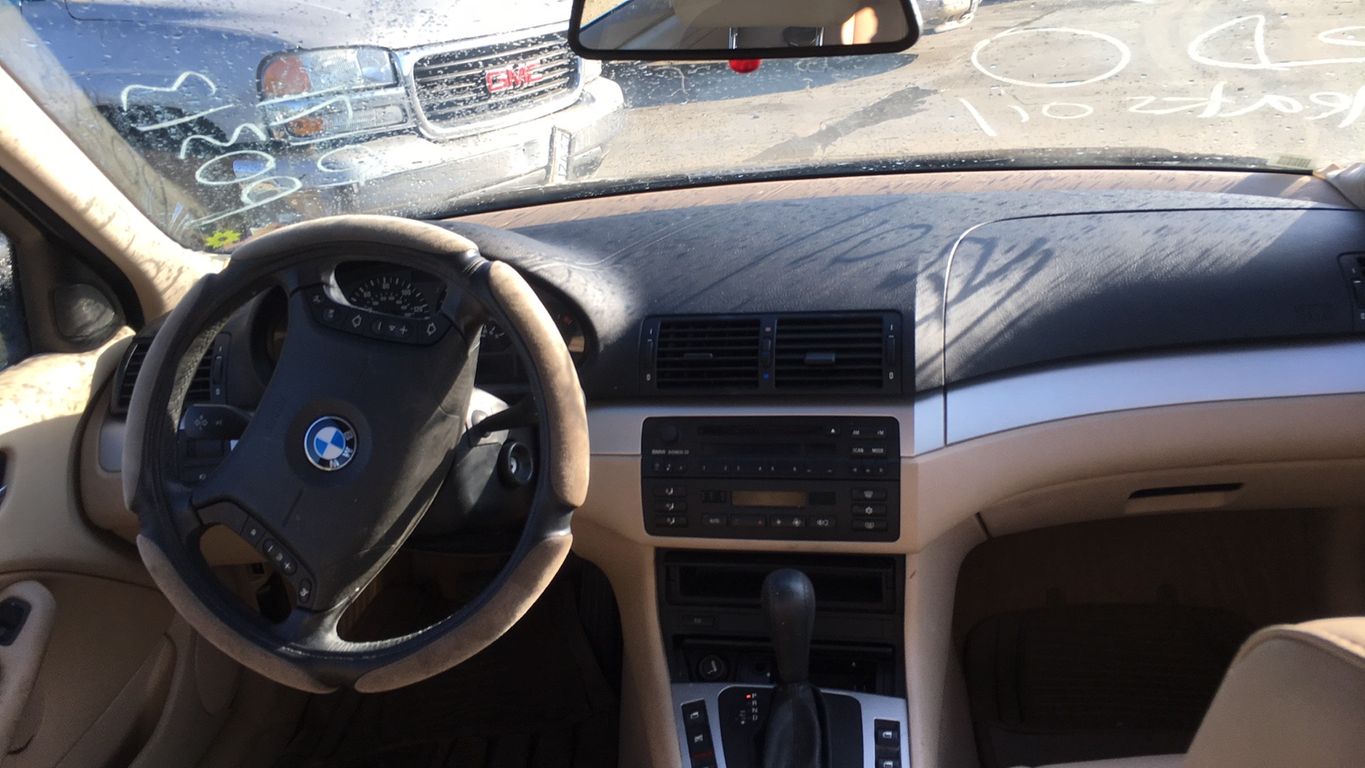 2002 BMW 3 Series 11