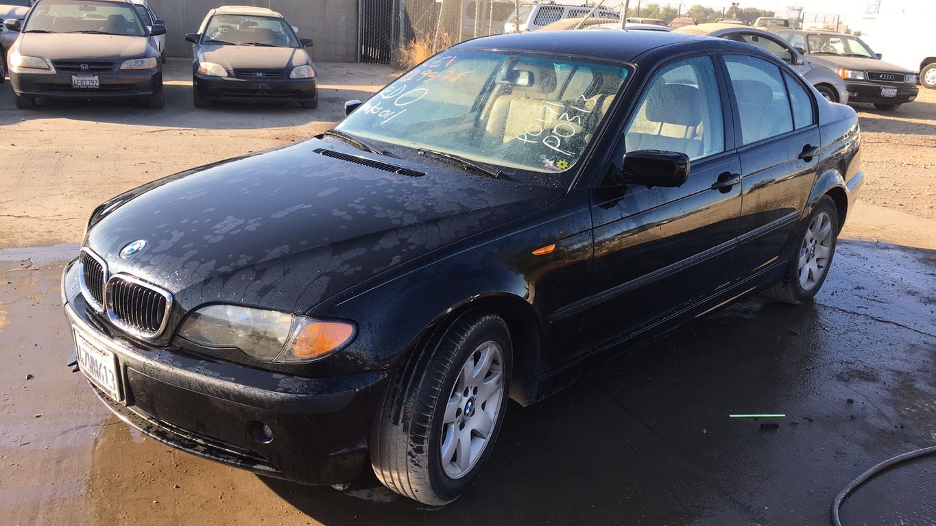 2002 BMW 3 Series 1