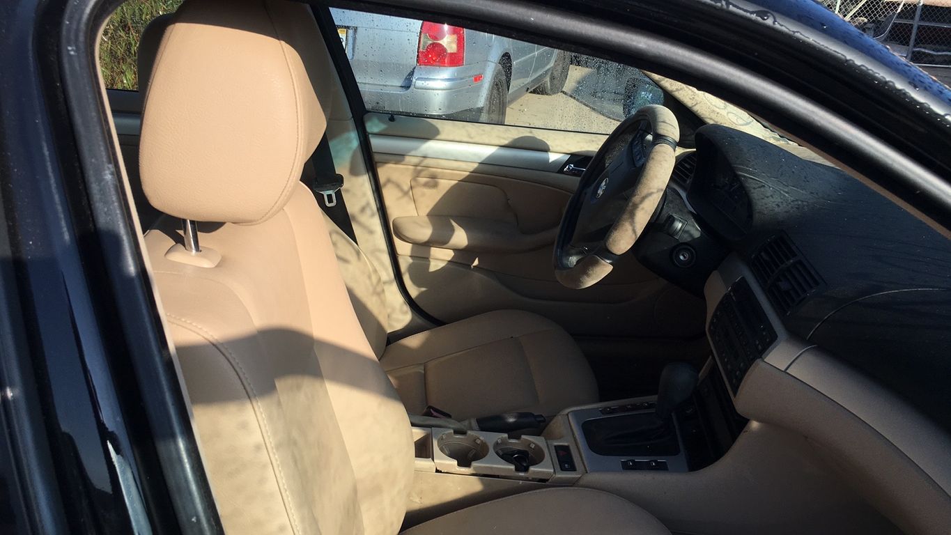 2002 BMW 3 Series 8
