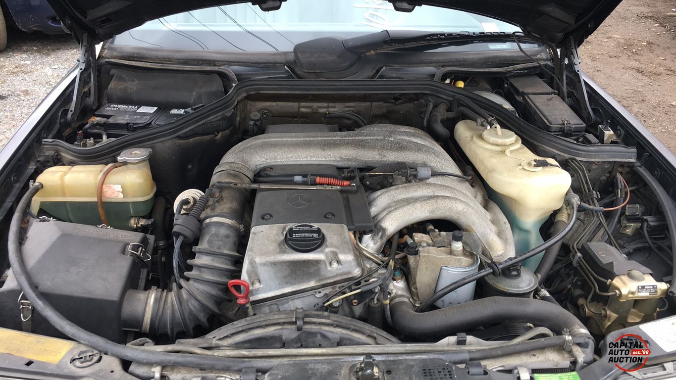 1995 Mercedes-Benz E-Class 10