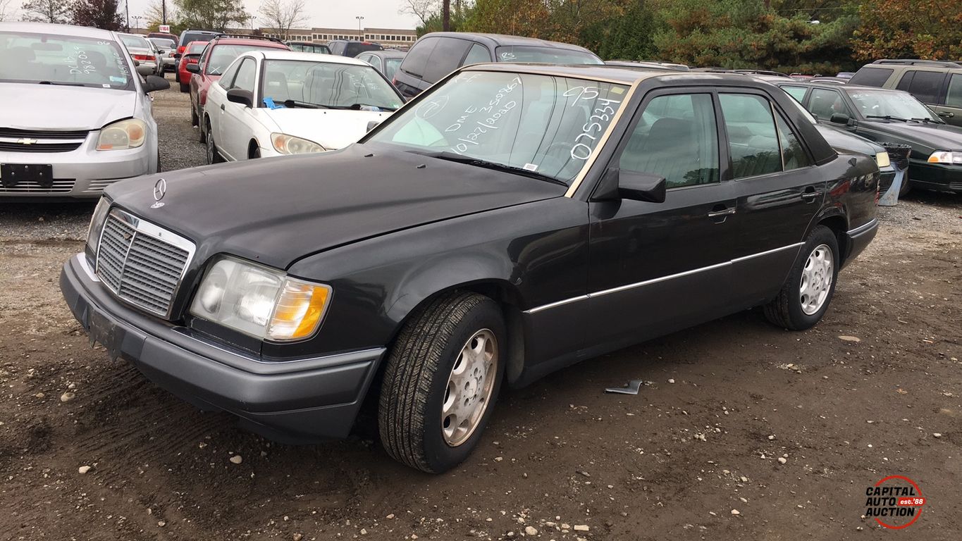 1995 Mercedes-Benz E-Class 1