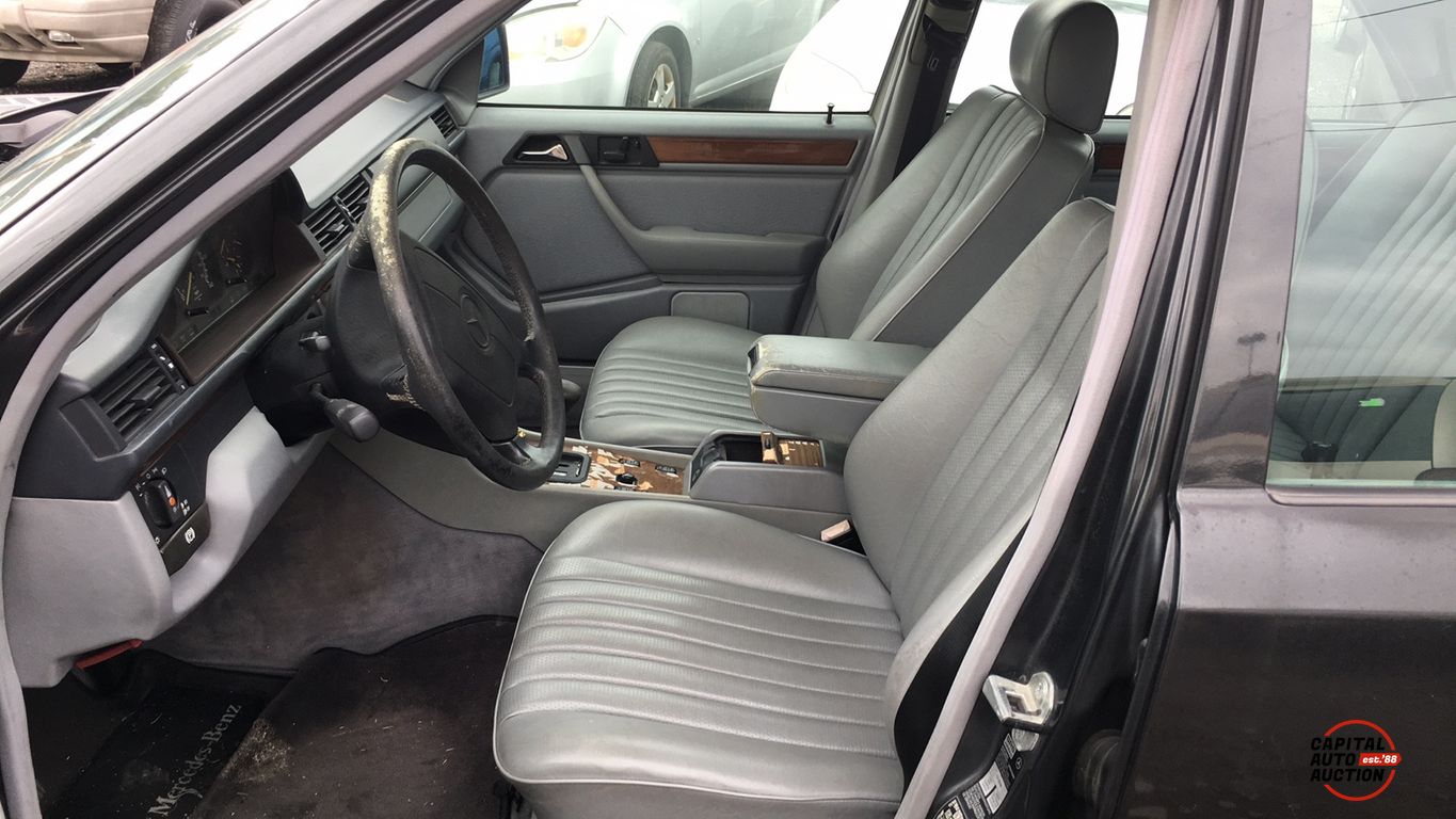 1995 Mercedes-Benz E-Class 8
