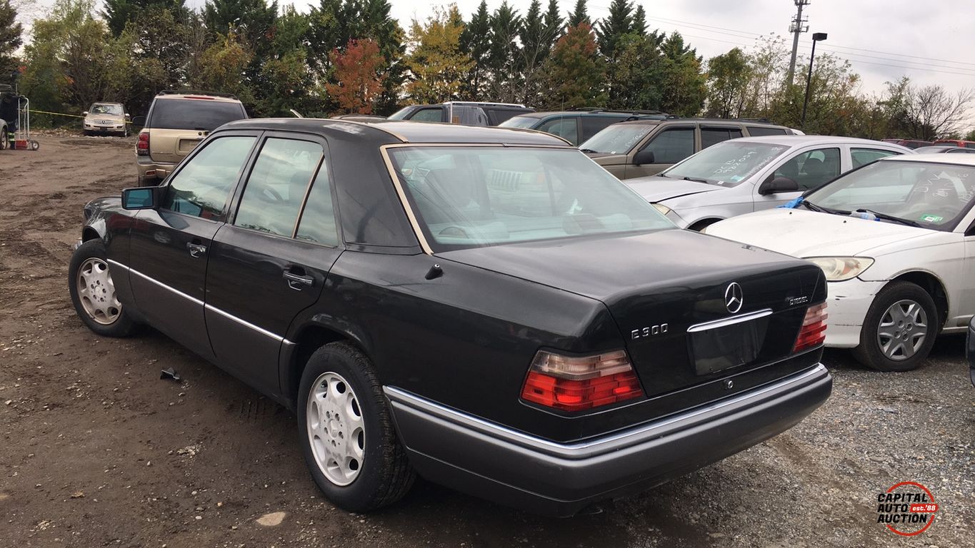 1995 Mercedes-Benz E-Class 2