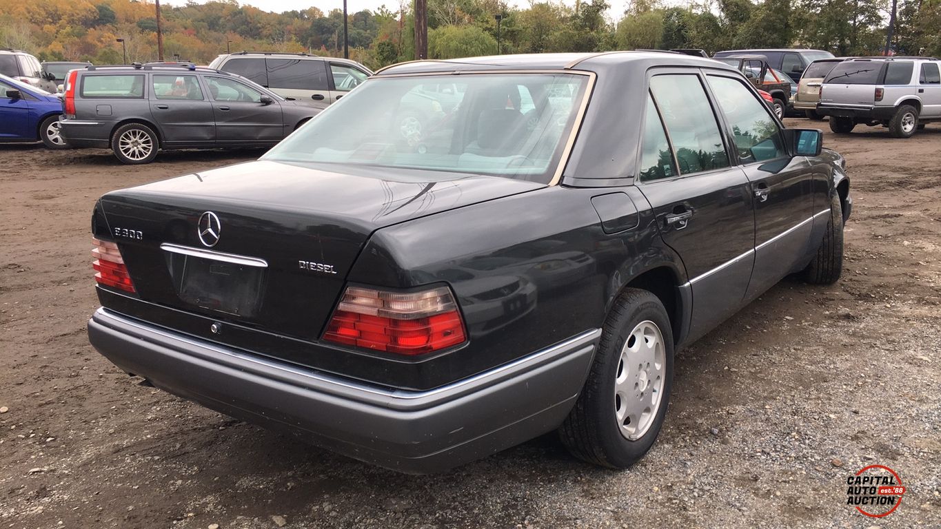 1995 Mercedes-Benz E-Class 3