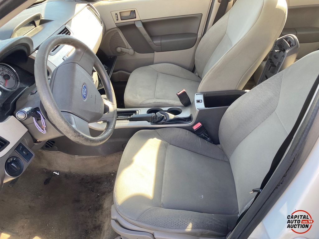 2010 Ford Focus 8