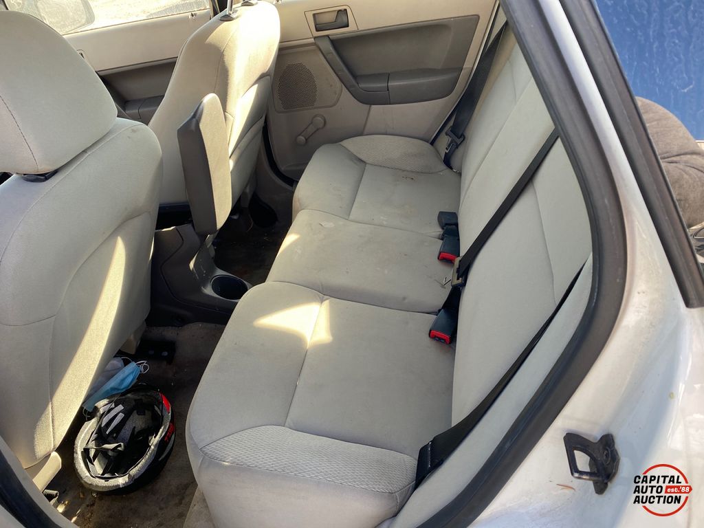 2010 Ford Focus 9