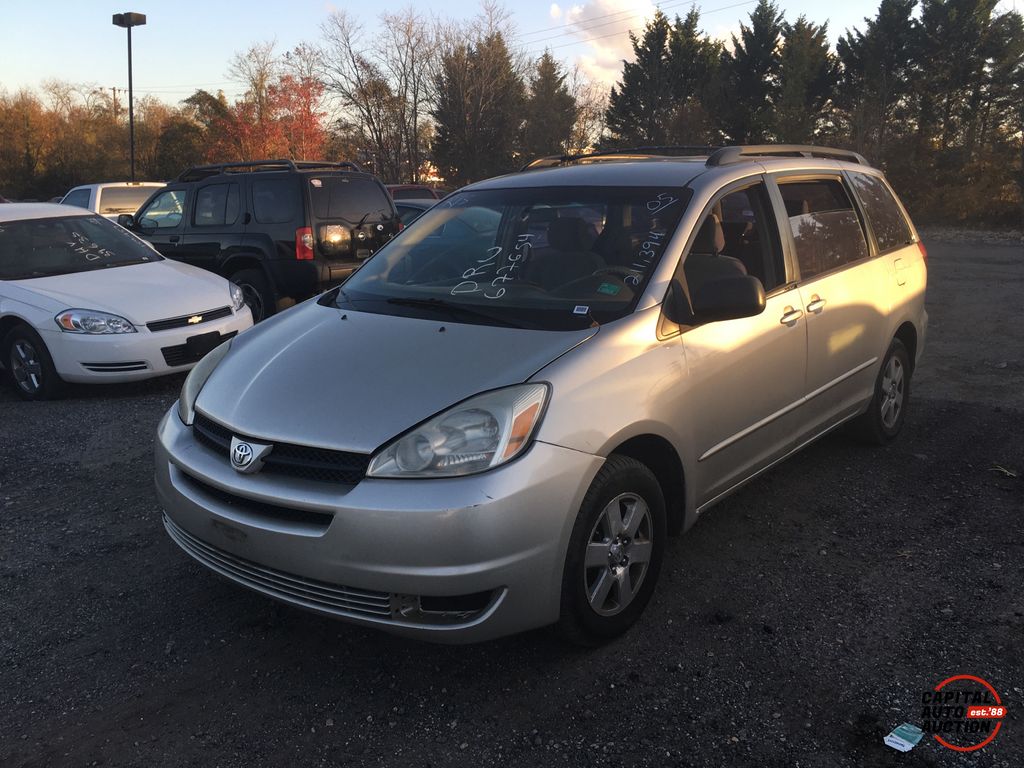 2005 Toyota Sienna 1