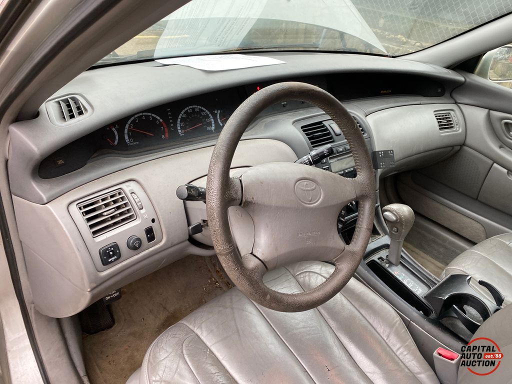 2001 Toyota Avalon 11