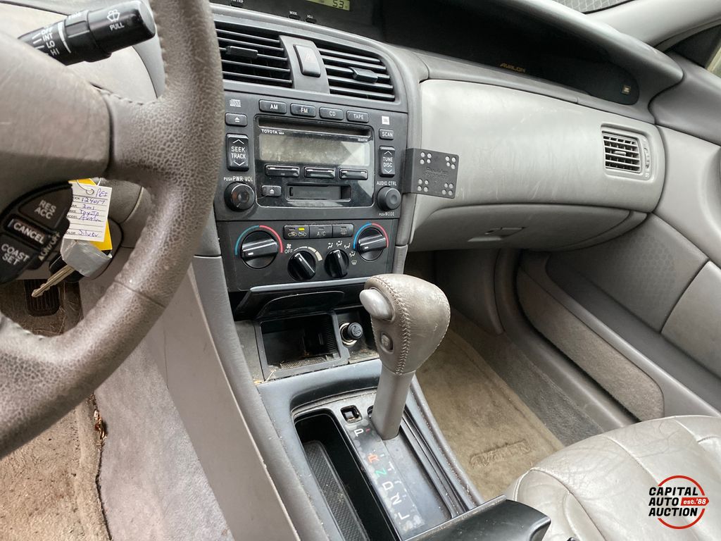 2001 Toyota Avalon 17
