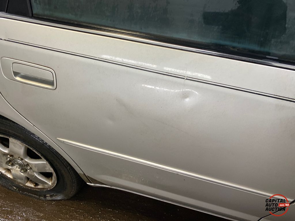 2001 Toyota Avalon 16