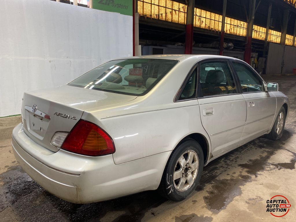 2001 Toyota Avalon 3
