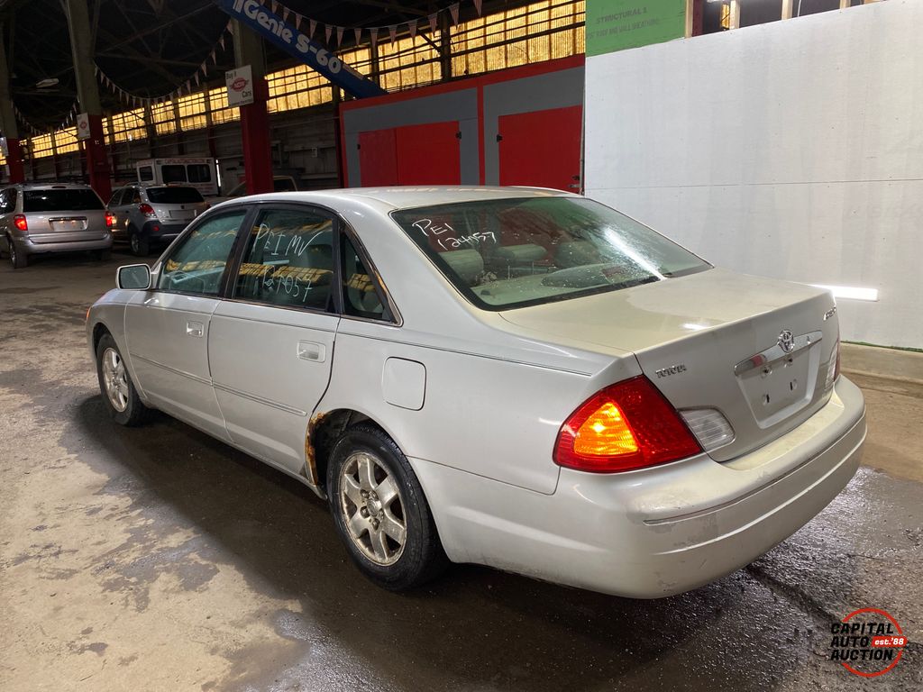 2001 Toyota Avalon 2