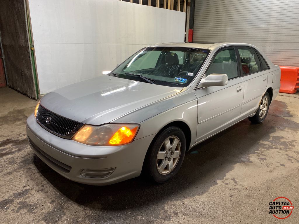 2001 Toyota Avalon 1