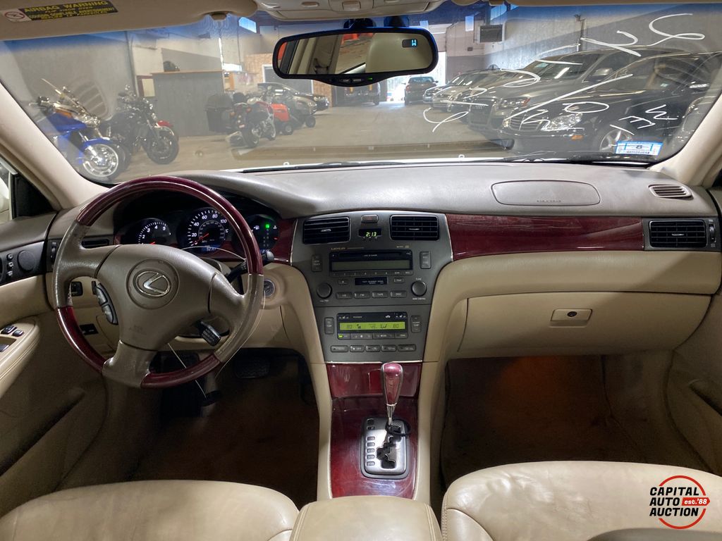 2003 Lexus ES 300 11