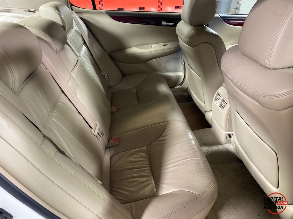 2003 Lexus ES 300 9