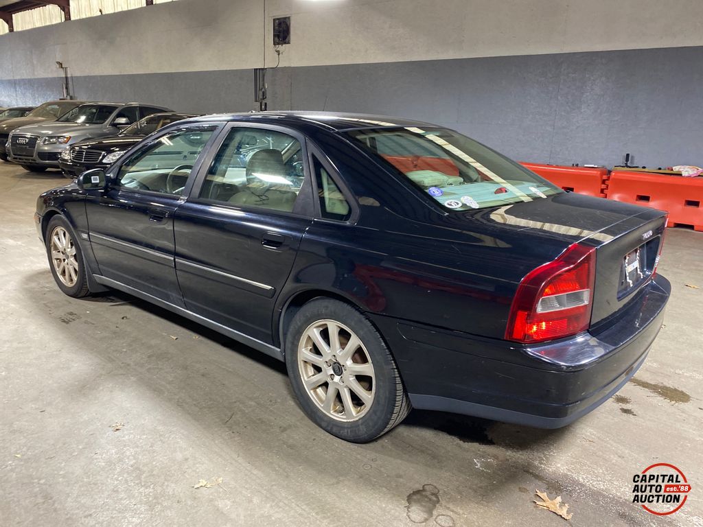 2003 Volvo S80 2
