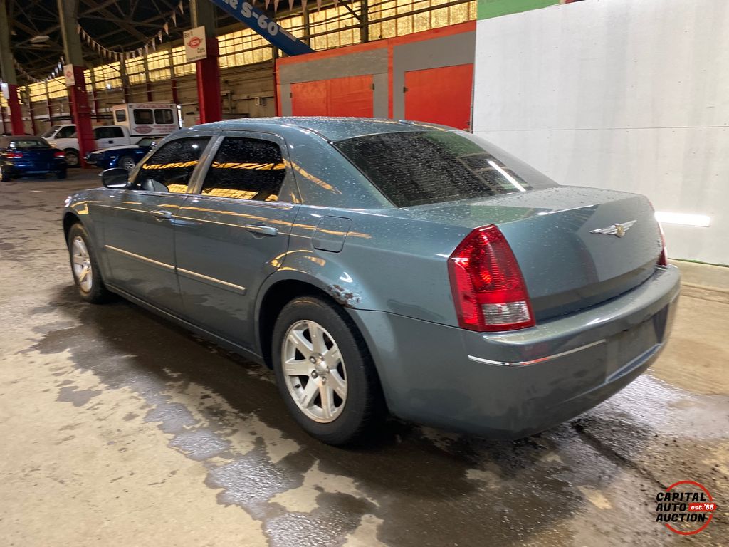 2006 Chrysler 300 2