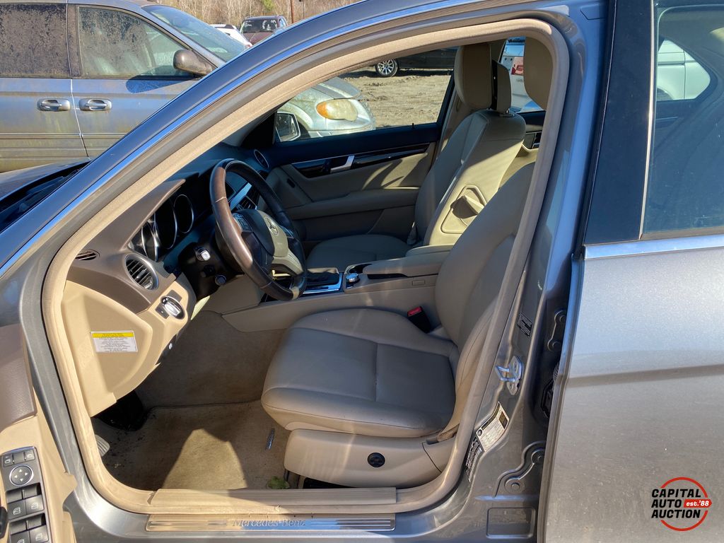 2013 Mercedes-Benz C-Class 8
