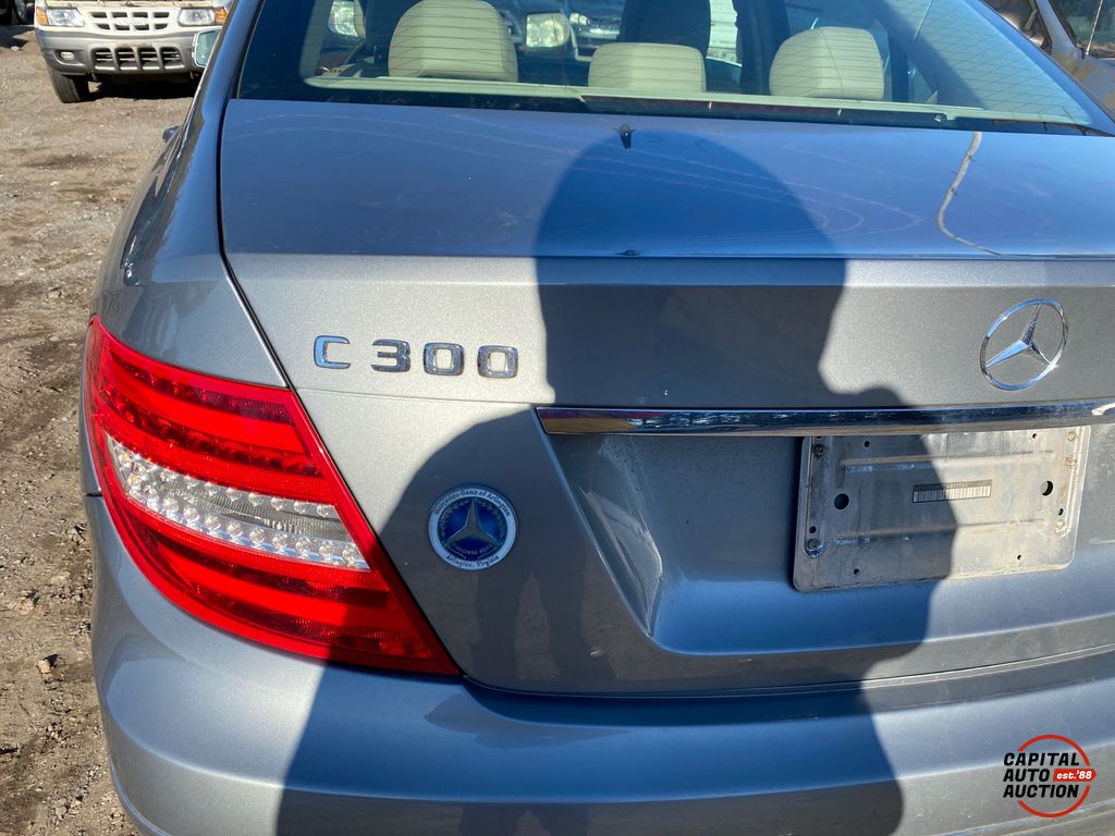 2013 Mercedes-Benz C-Class 12