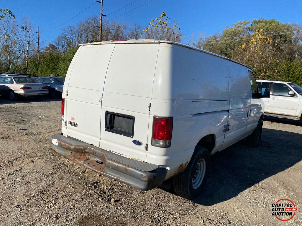 2004 Ford E-Series Cargo 3