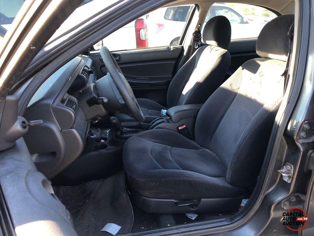 2004 Dodge Stratus 8
