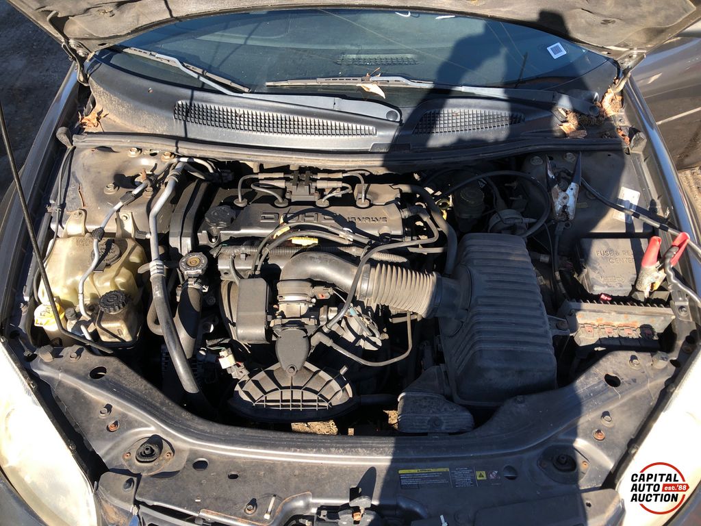 2004 Dodge Stratus 10