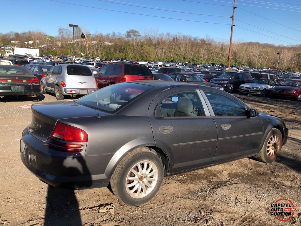 2004 Dodge Stratus 3