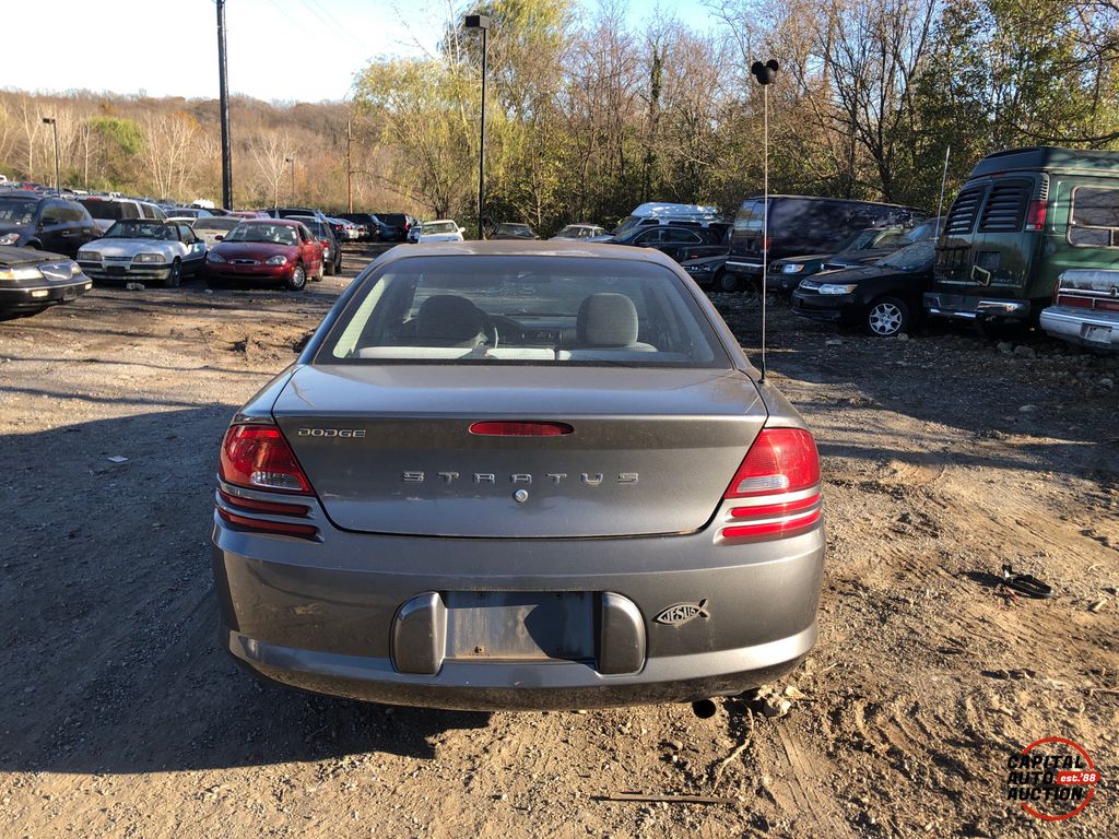 2004 Dodge Stratus 7