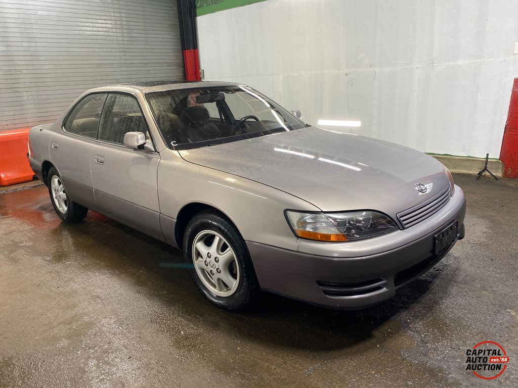 1995 Lexus ES 300 0