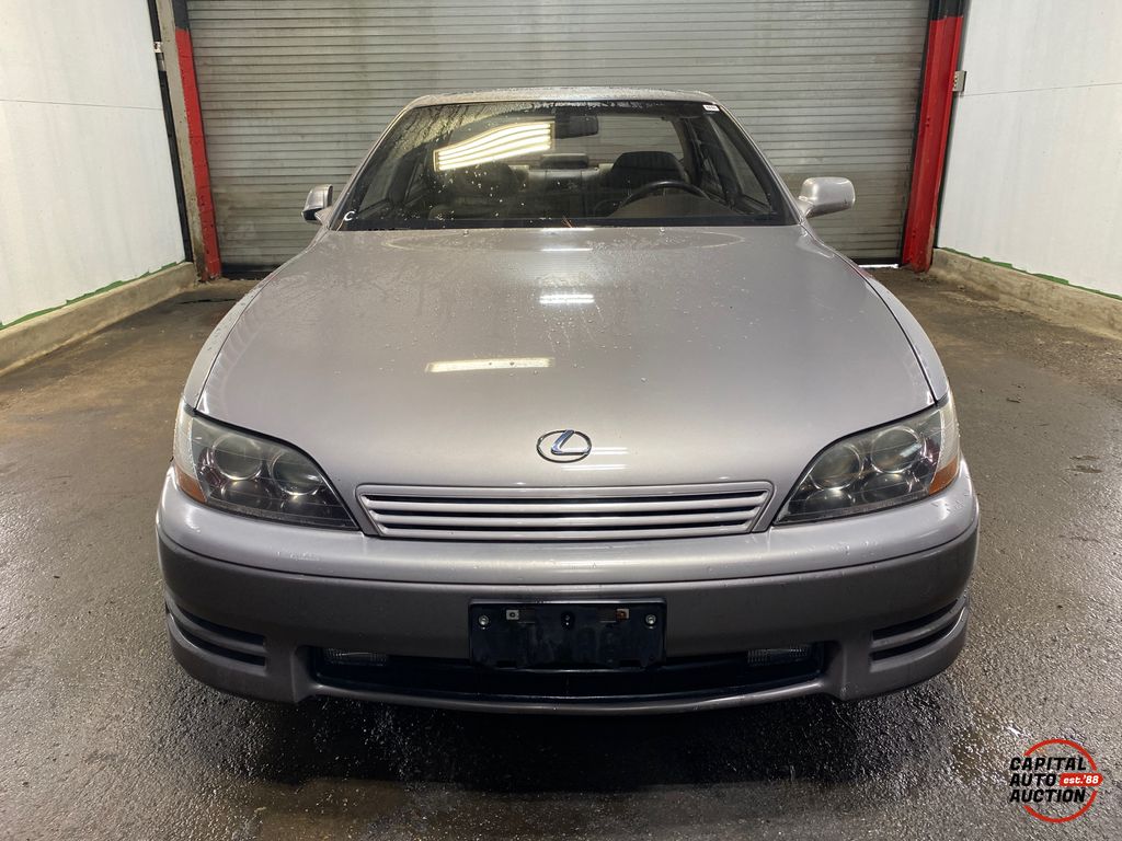 1995 Lexus ES 300 6