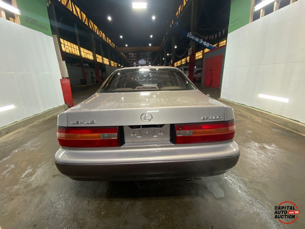 1995 Lexus ES 300 7