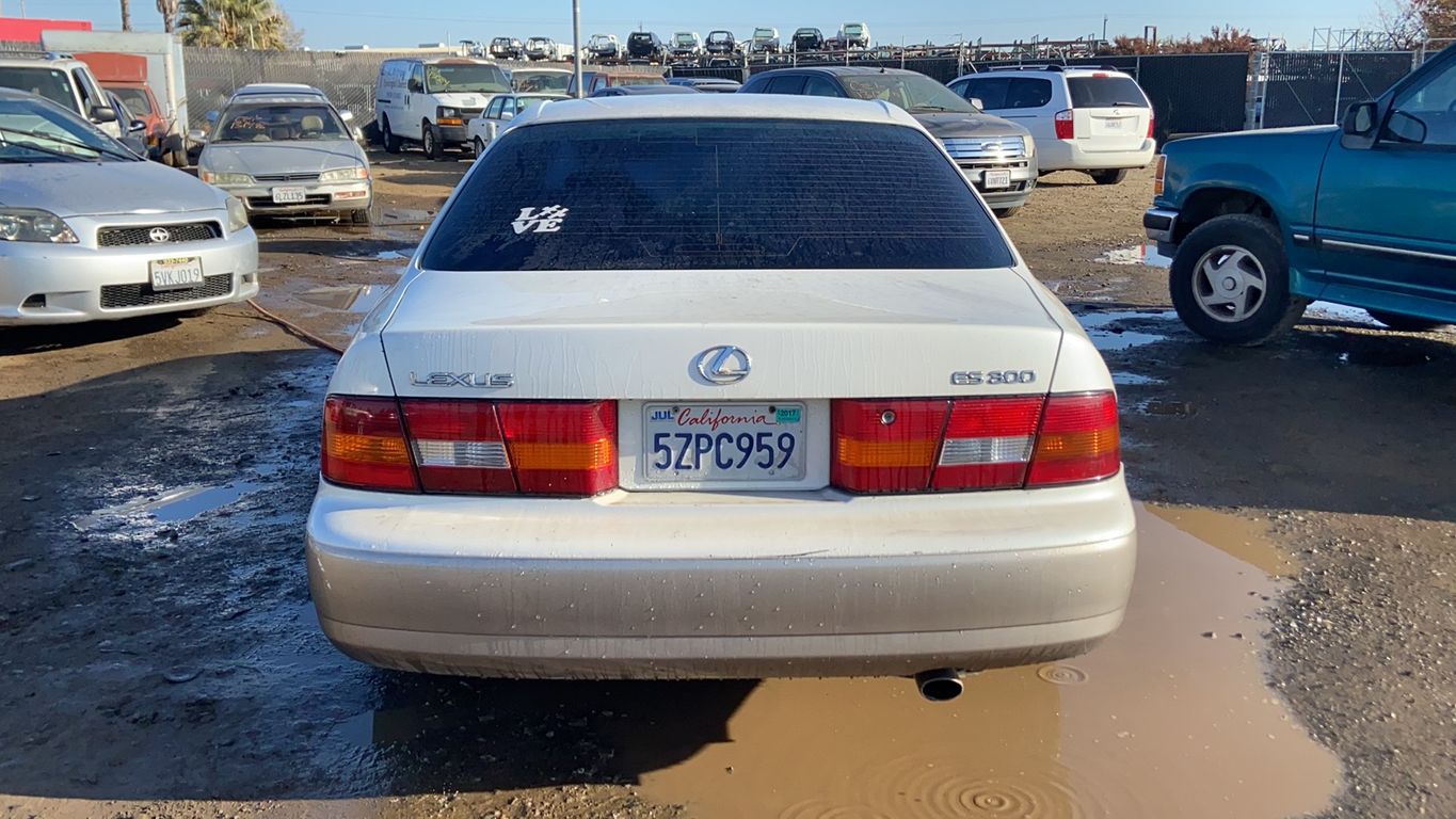 1997 Lexus ES 300 7