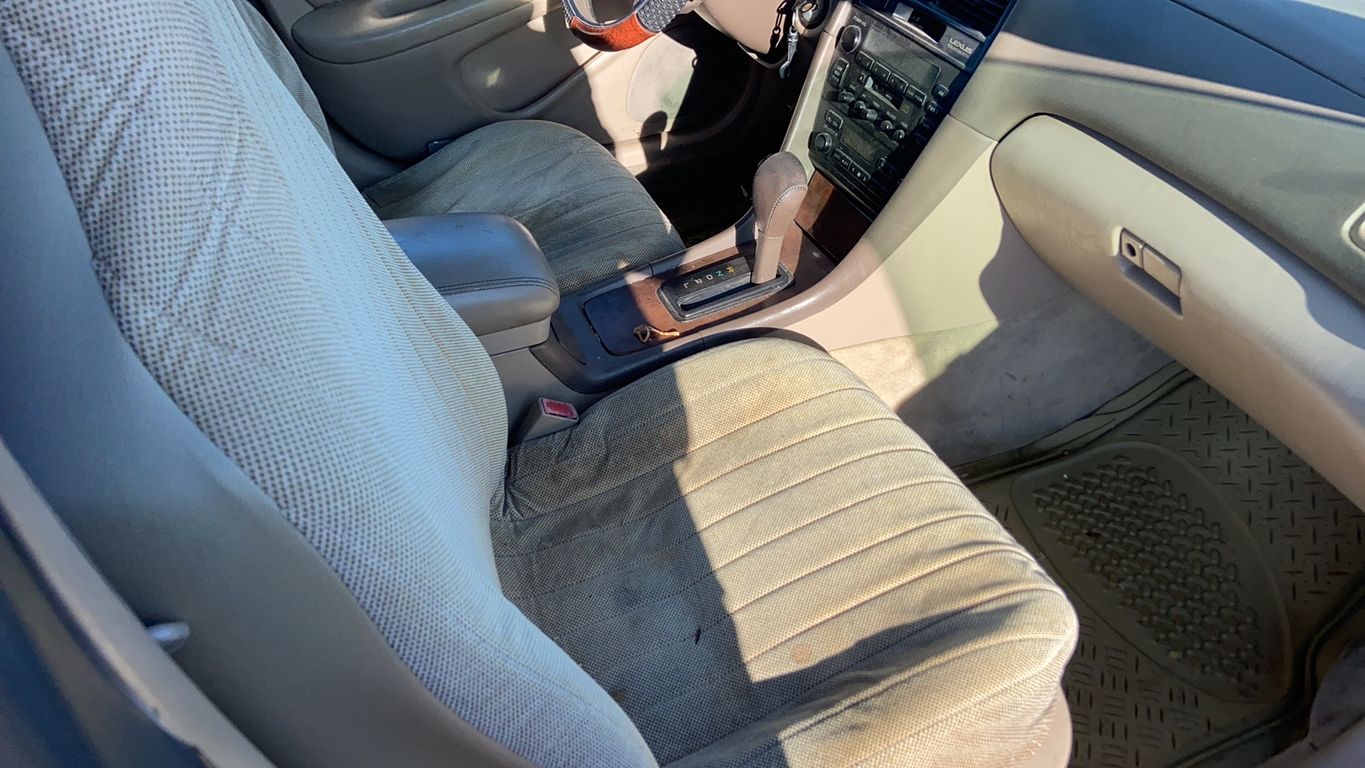 1997 Lexus ES 300 8