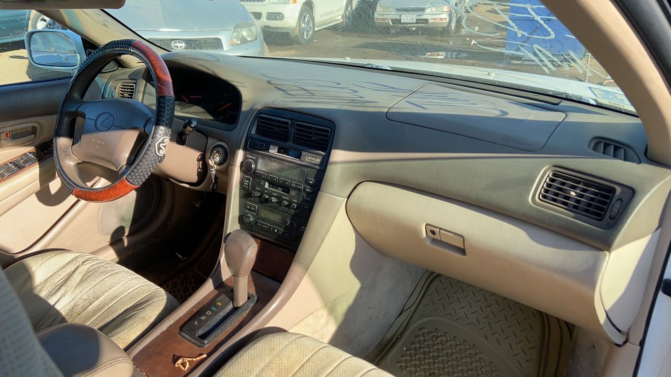 1997 Lexus ES 300 11