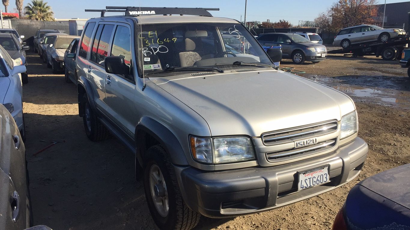 Isuzu trooper 2000