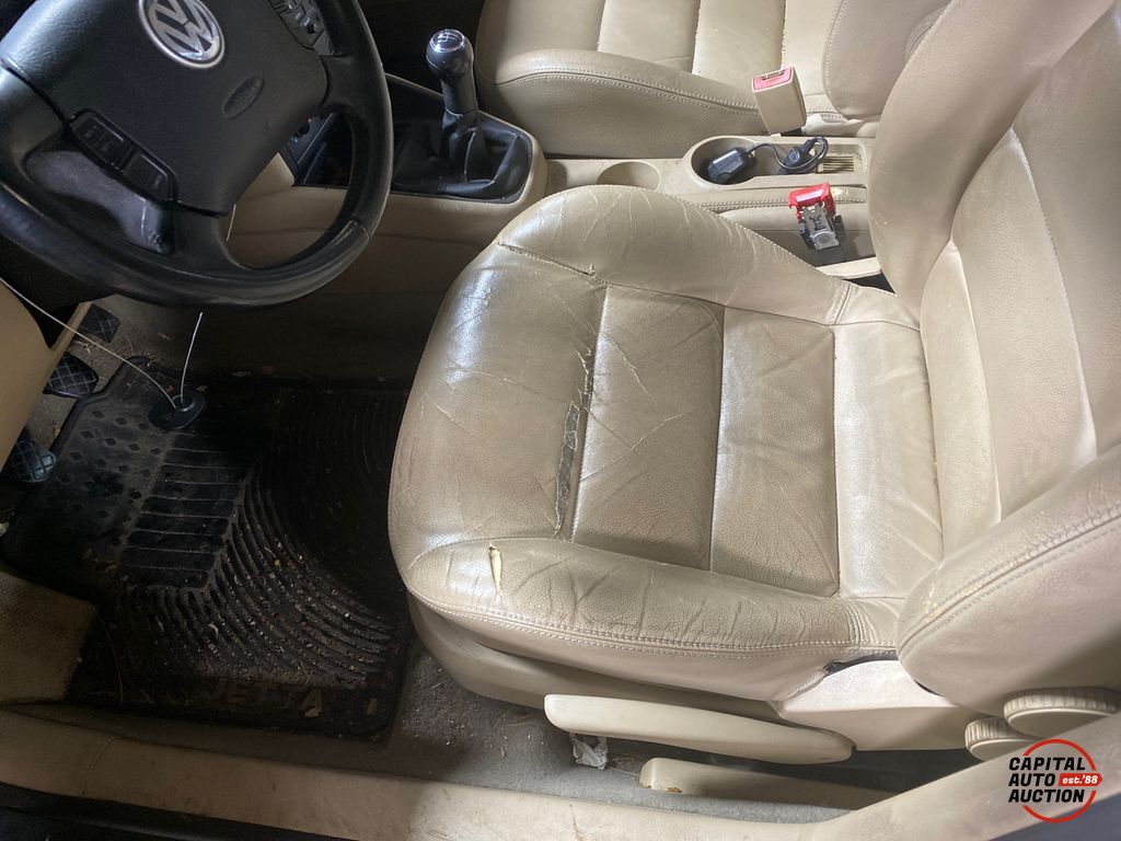 2005 VOLKSWAGEN JETTA 13