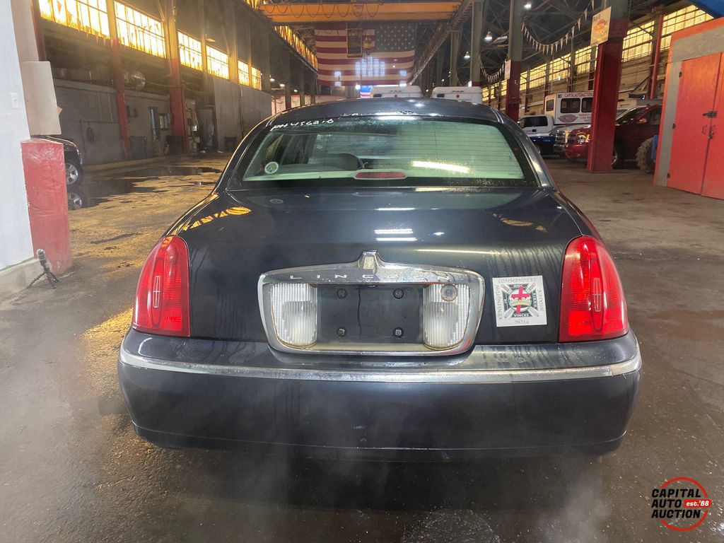 1999 Lincoln Town Car 7