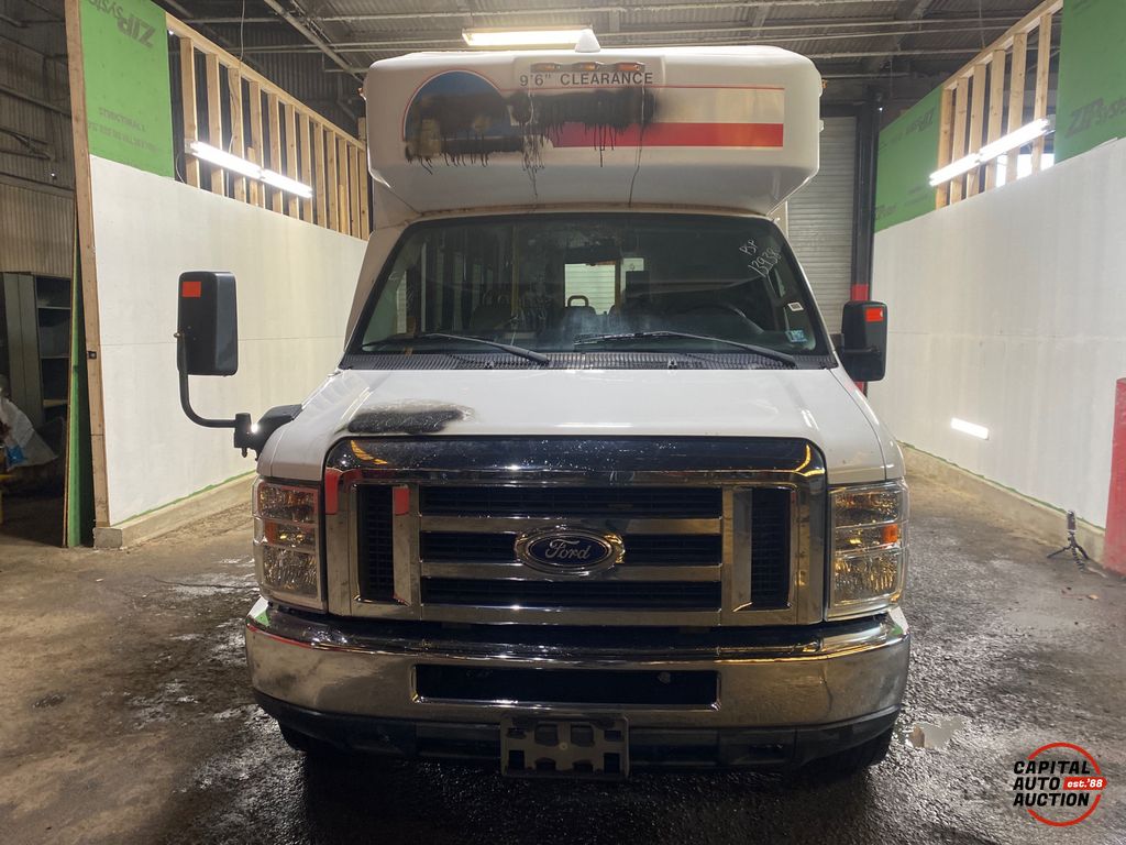 2014 Ford E-350 6