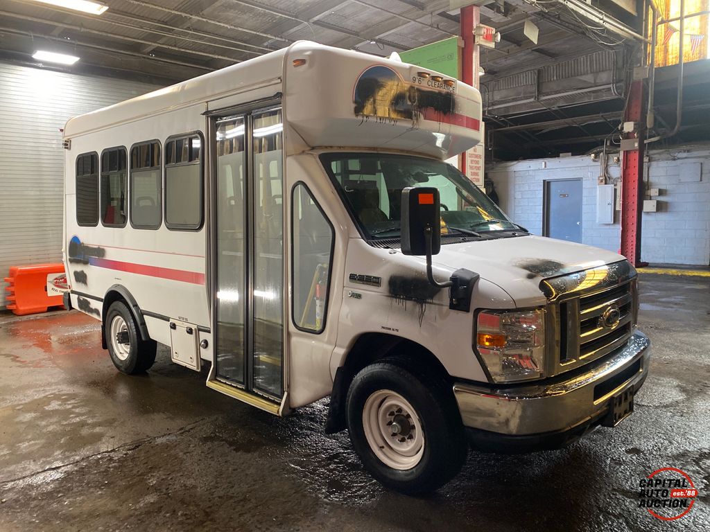 2014 Ford E-350 0