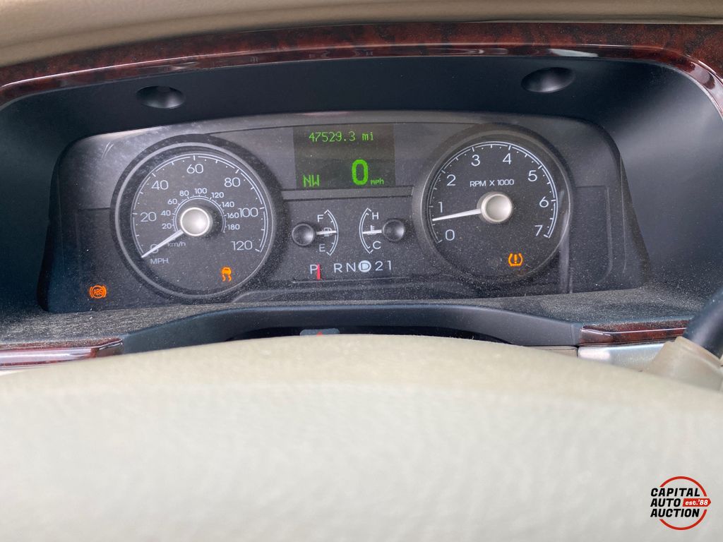 2009 Lincoln Town Car 4