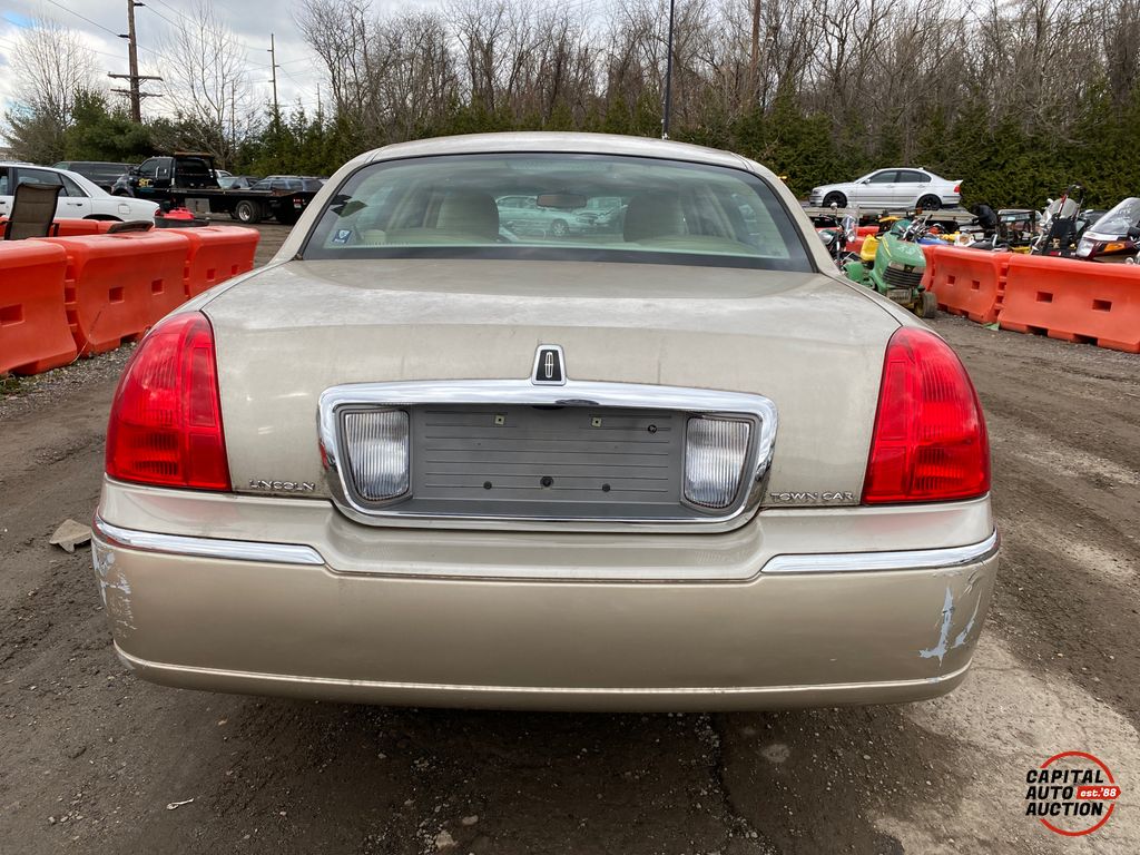 2009 Lincoln Town Car 7