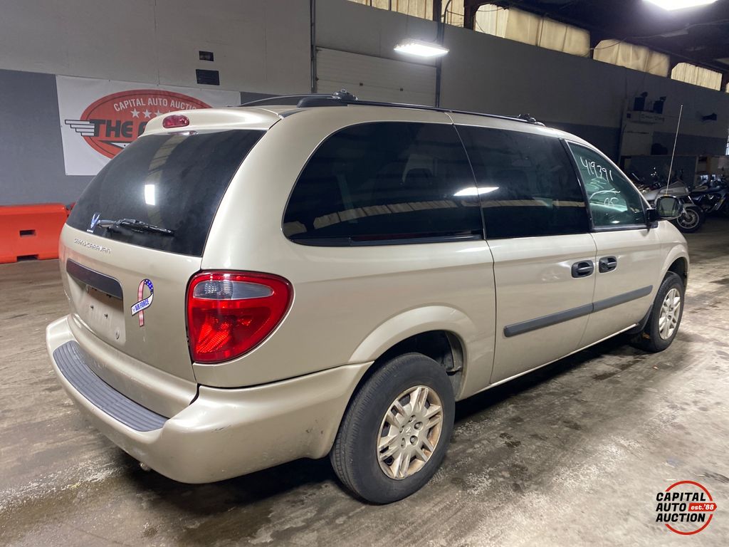 2005 Dodge Grand Caravan 3