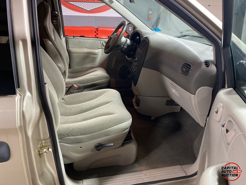 2005 Dodge Grand Caravan 8
