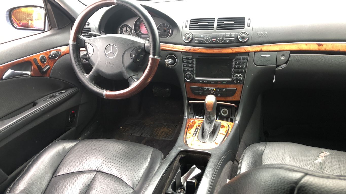 2005 Mercedes-Benz E-Class 11