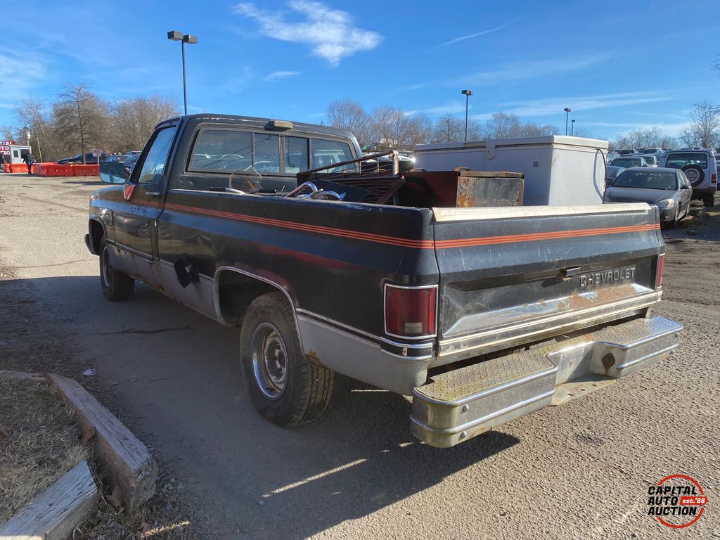 1984 Chevrolet C/K 10 Series 2