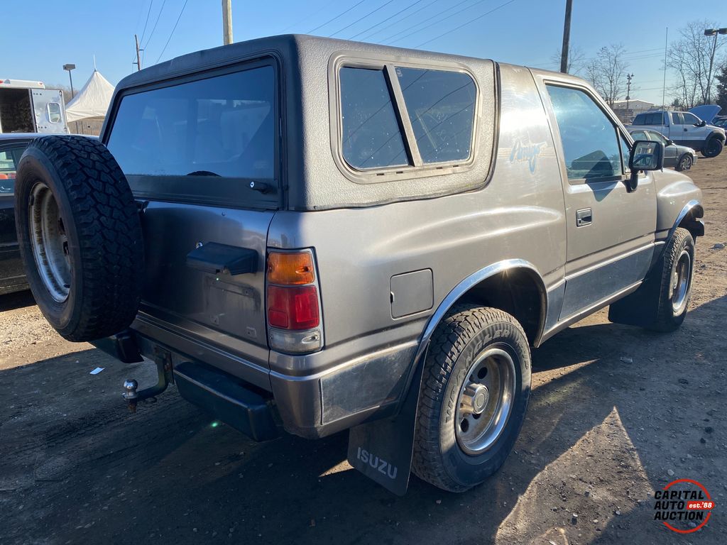 1990 Isuzu Amigo 3