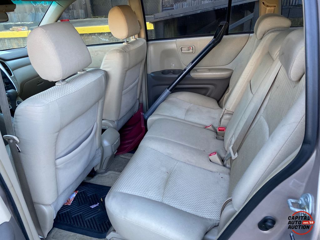 2005 Toyota HIGHLANDER 9