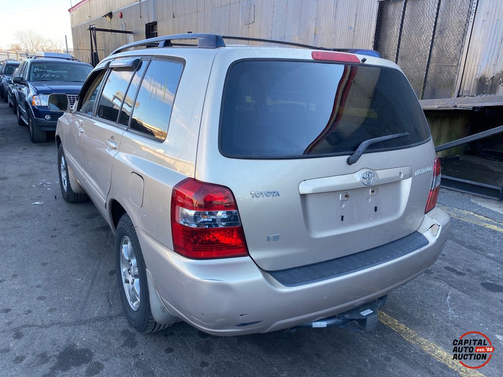 2005 Toyota HIGHLANDER 2