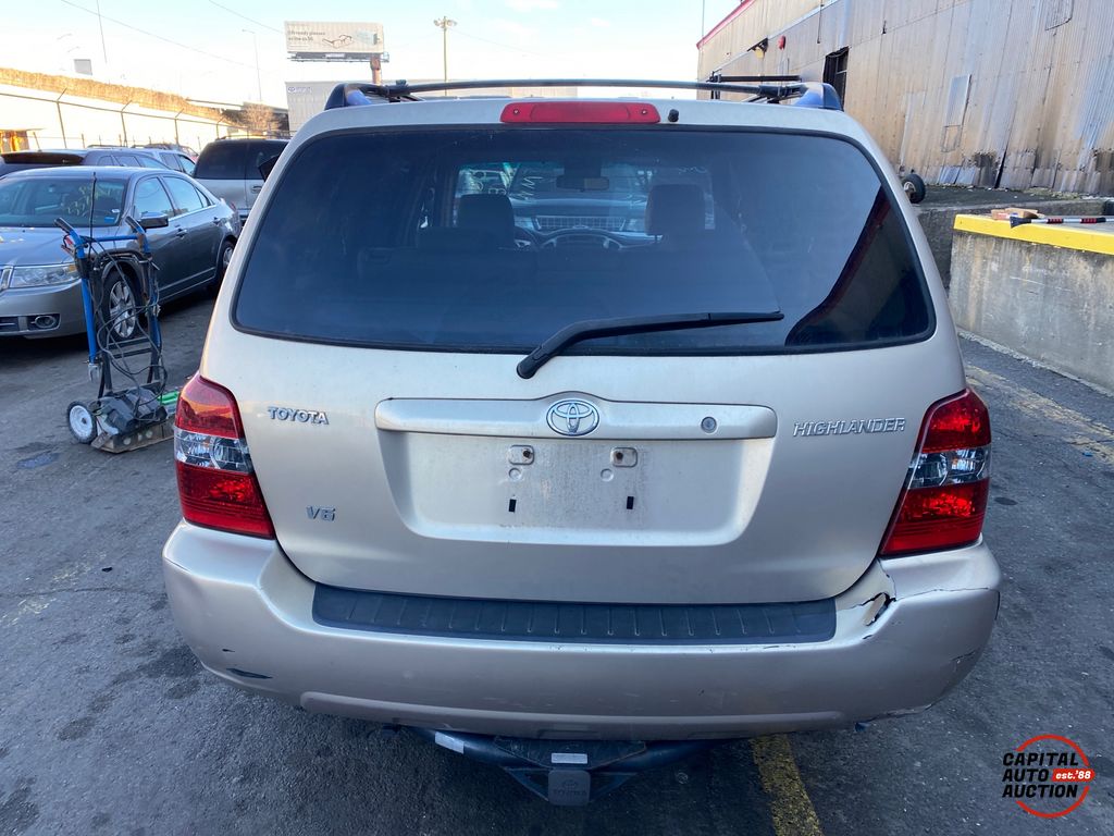 2005 Toyota HIGHLANDER 7